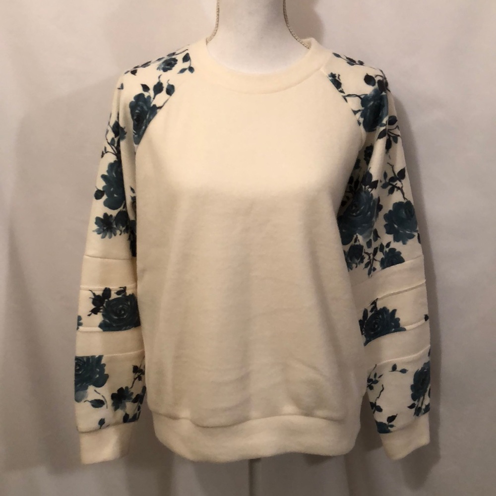 Cloe & Katie Floral cream fleece pullover top